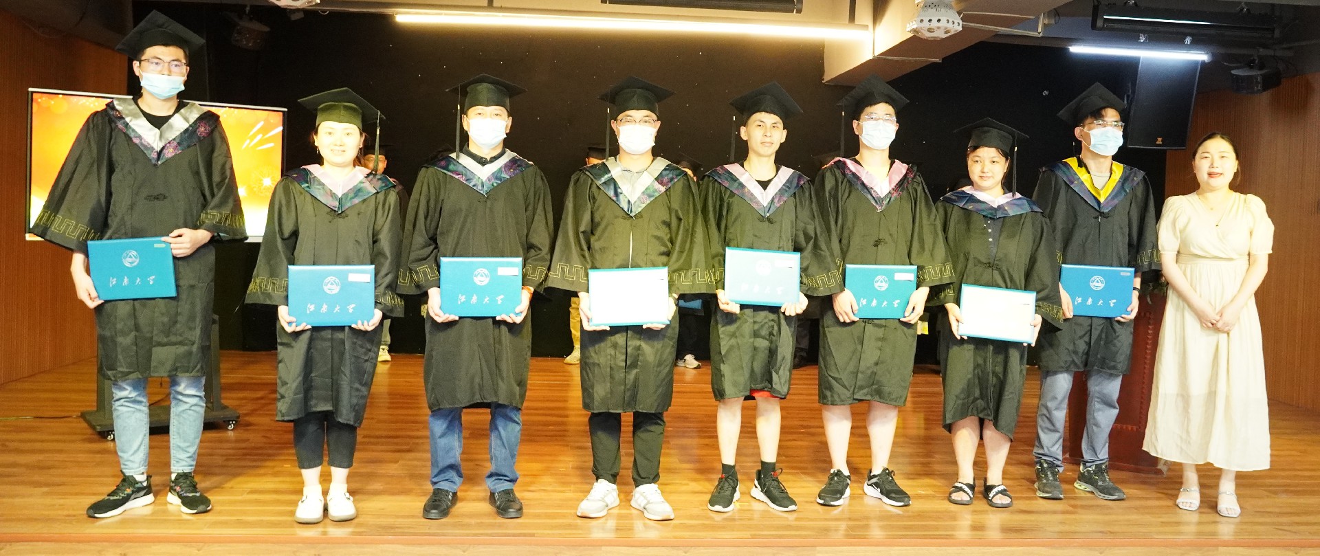 优秀毕业生颁发毕业证书022.jpg