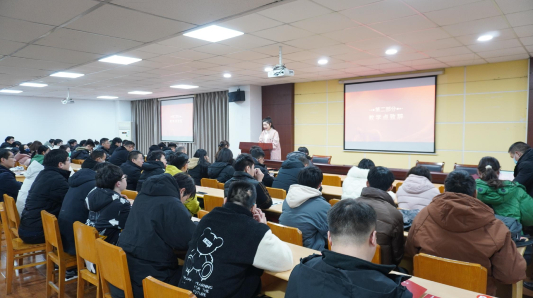 江苏大学成人高等学历继续教育2025级新生开学报到顺利举行1.png