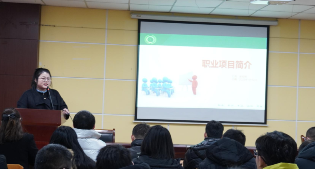 江苏大学成人高等学历继续教育2025级新生开学报到顺利举行11.png